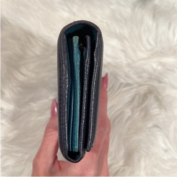 Bi-Color Gucci Long Wallet - Picture 6 of 7